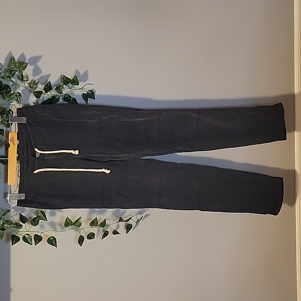 TNA - Aritzia Lyocell Slim Pant in Charcoal